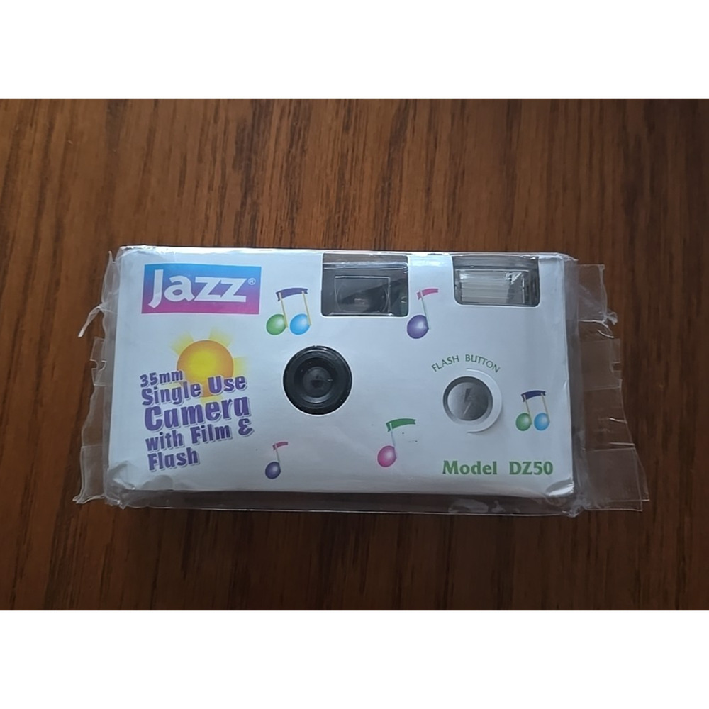 NEW Jazz Single Use 35mm Film & Flash‎ Model DZ50 with 27 Exp Disposable Camera